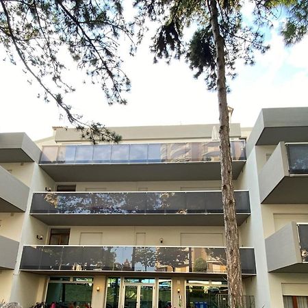 Appartamenti Vacanza Albatros Lignano Sabbiadoro Bagian luar foto