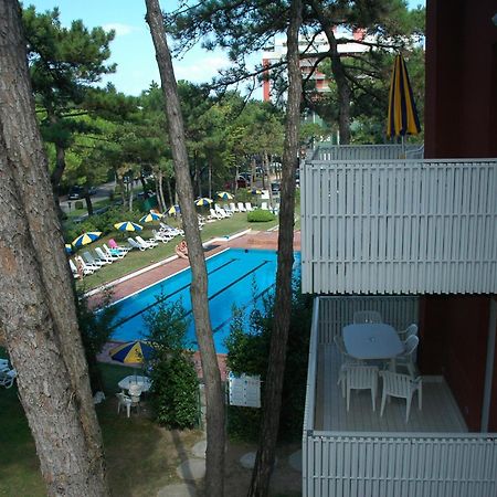 Appartamenti Vacanza Albatros Lignano Sabbiadoro Bagian luar foto