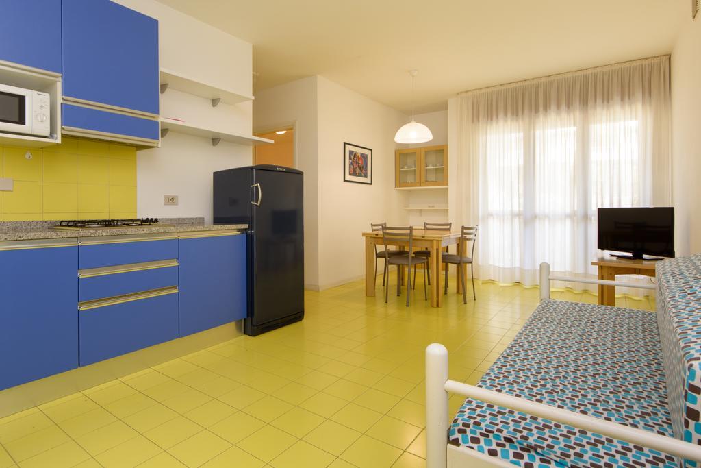 Appartamenti Vacanza Albatros Lignano Sabbiadoro Bagian luar foto