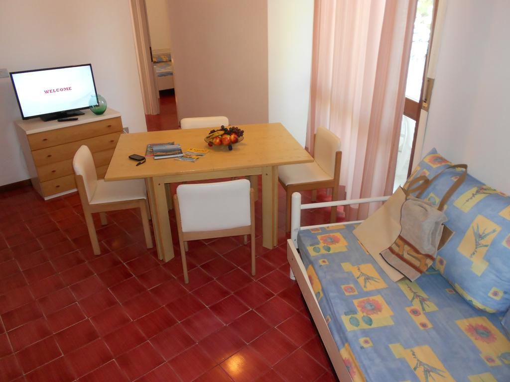 Appartamenti Vacanza Albatros Lignano Sabbiadoro Bagian luar foto